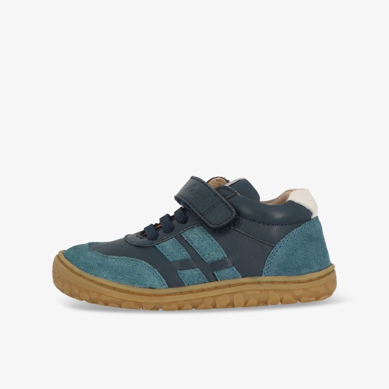Sportlicher blauer Schuh mit Klettverschluss und flexibler, rutschfester Sohle, bequemer Schnitt und robuster Verarbeitung
