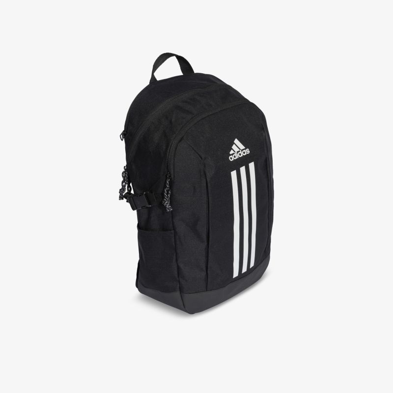 Schwarzer Adidas Rucksack in Frontansicht mit drei weißen Streifen und praktischem Reißverschlussfach