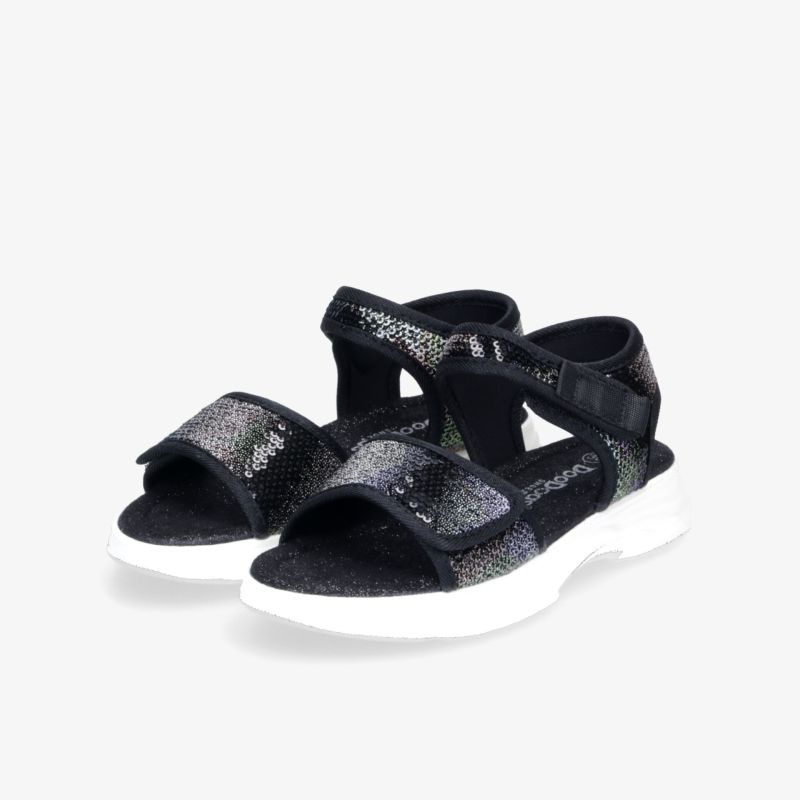 Sportliche schwarze Sandalen mit glitzerndem Material, verstellbaren Klettverschlüssen und flexibler weißer Sohle als Paar