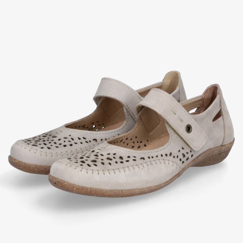 Beige Lederschuhe mit praktischem Klettverschluss und perforiertem Design für optimale Belüftung und hohen Tragekomfort