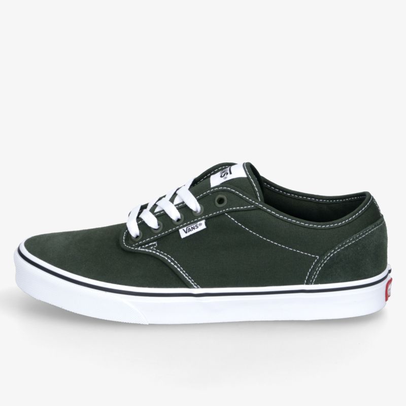 Leichter Canvas-Sneaker mit robuster Schnürung und weißer Profilsohle für bequemen Alltagstragekomfort