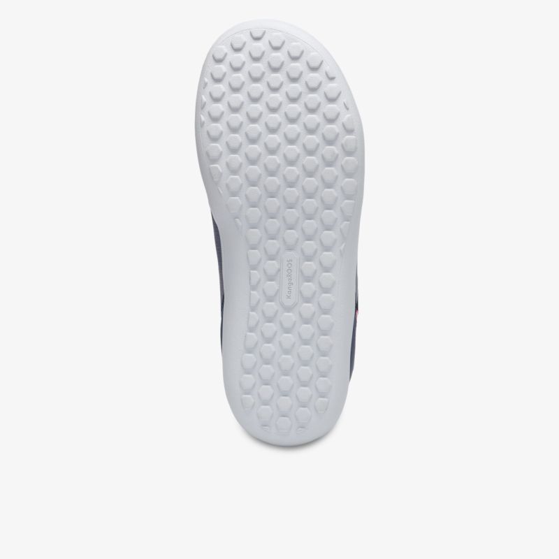 Weiße Schuhsohle mit rutschfestem Profil und flexibler, leichter Konstruktion für optimalen Komfort