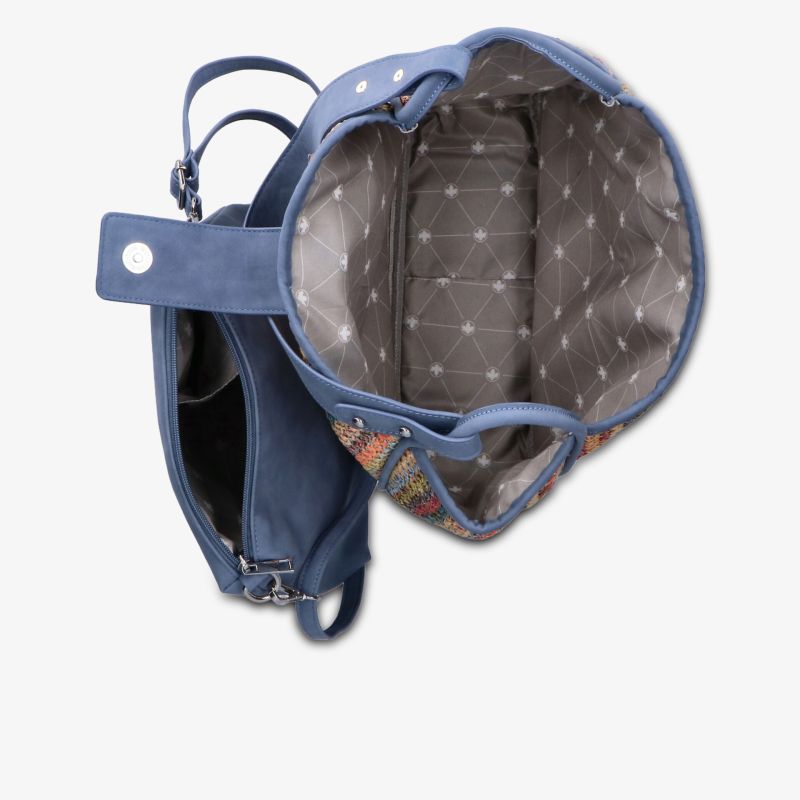 Blauer Rucksack mit offenem Innenfach, gepolstertem Tragegriff und stabiler Verarbeitung für praktischen Alltag