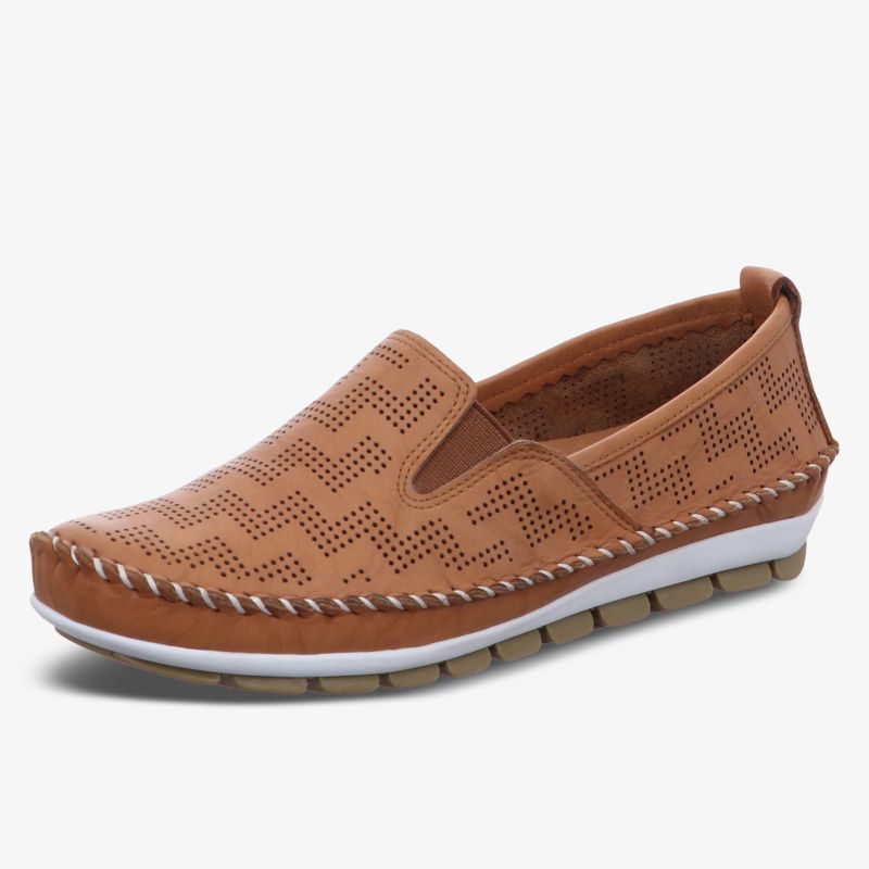 Stilvolle braune Slipper mit atmungsaktivem Design und handgenähten Akzenten für hohen Tragekomfort.