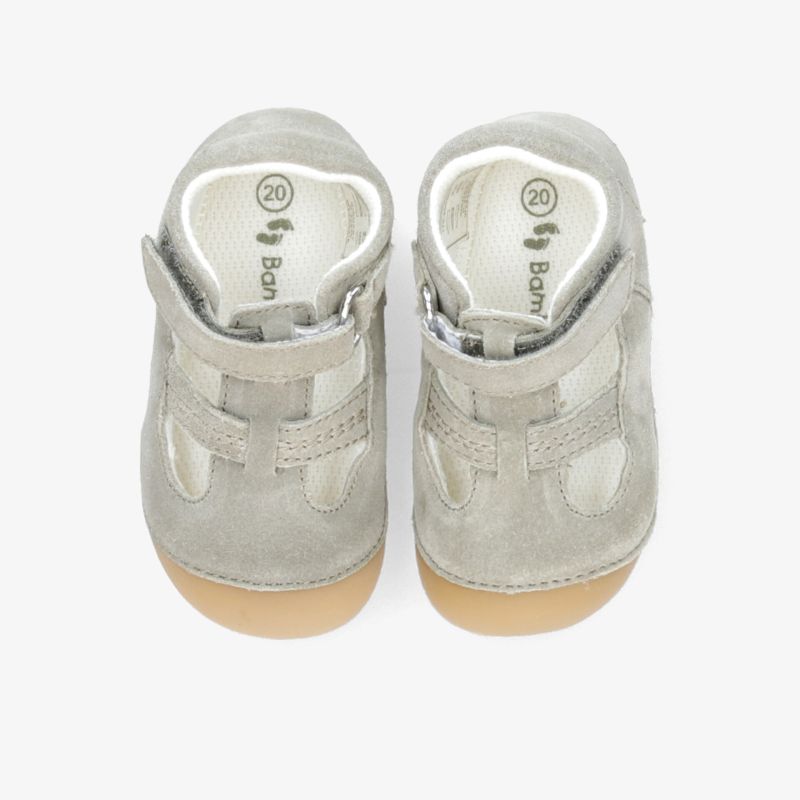 Weiche und rutschfeste Kinderhausschuhe in Grau mit flexiblem, gepolstertem Design für optimalen Komfort