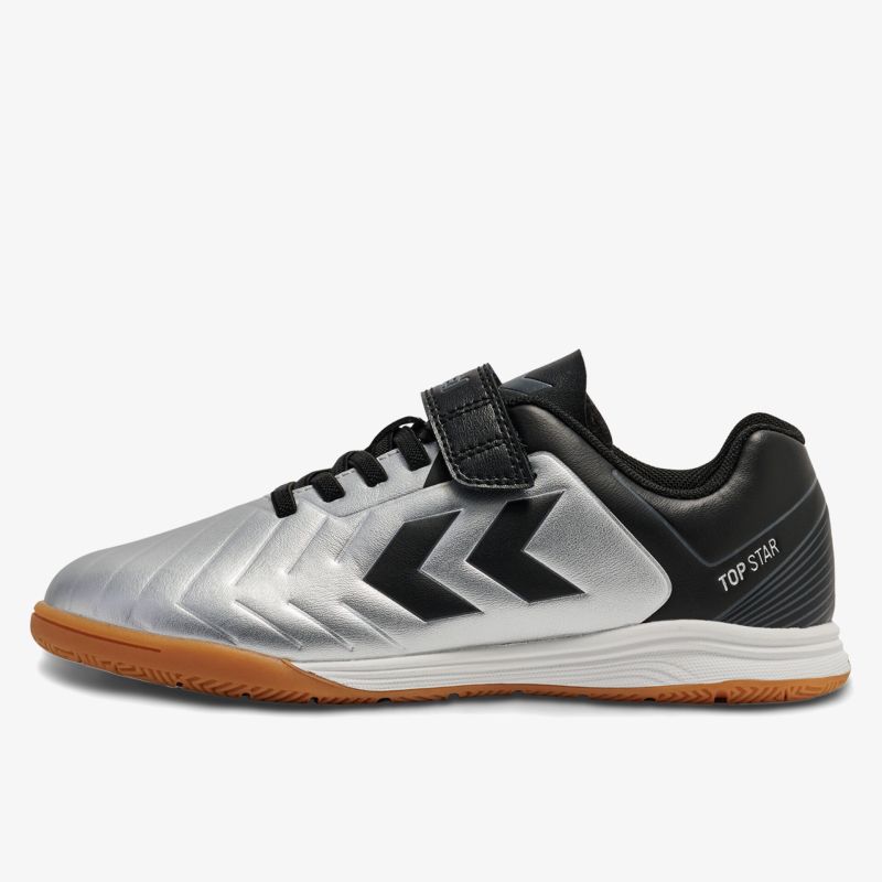 Moderner Sportschuh mit atmungsaktivem Obermaterial und rutschfester Sohle, ideal für Indoor-Sportarten
