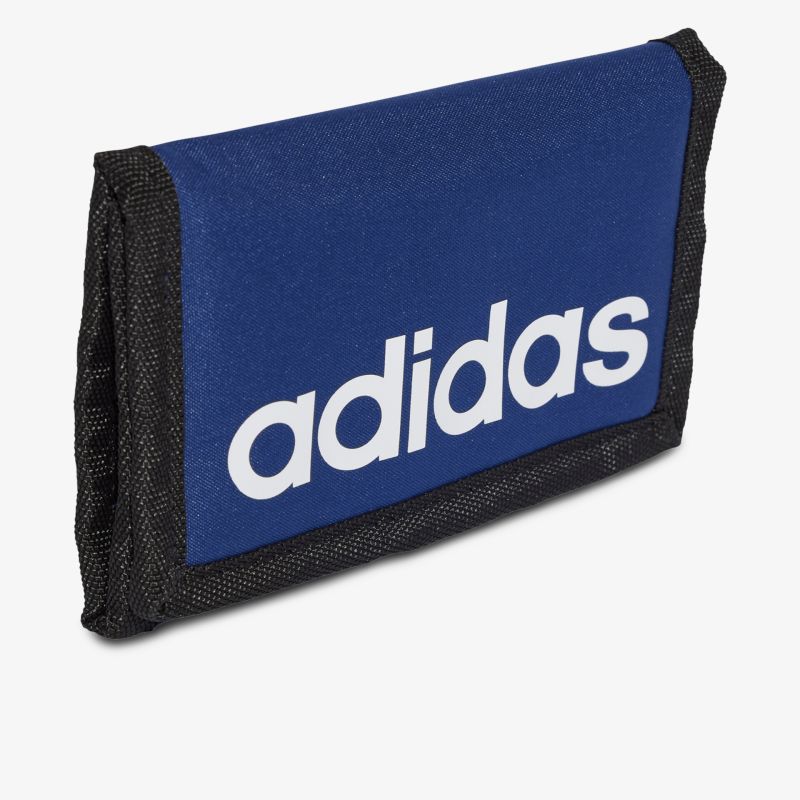 Kompakte adidas Geldbörse in Blau und Schwarz mit sichtbar robustem Material und klarem Logo