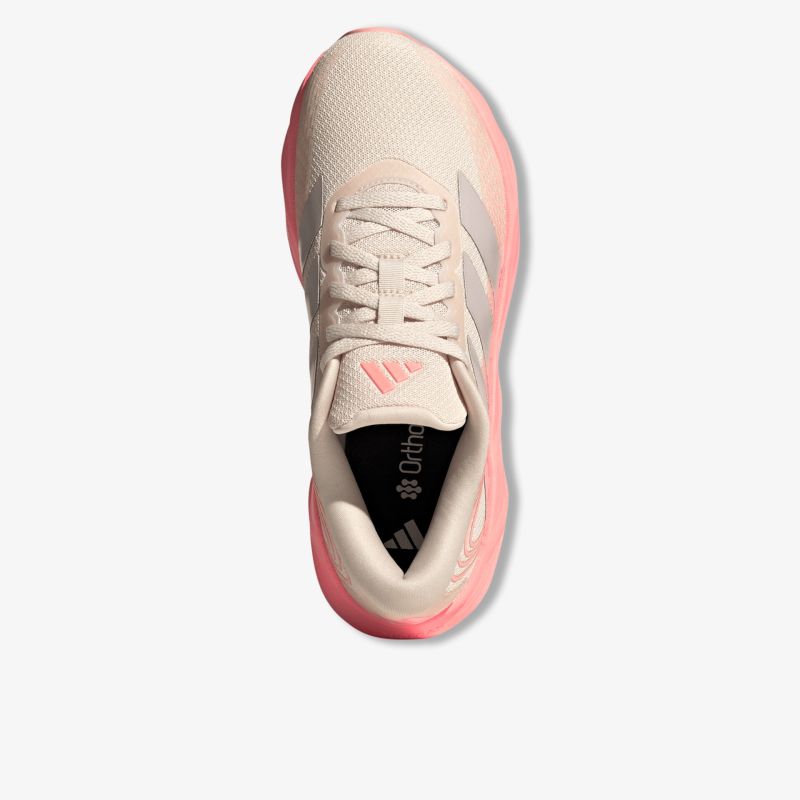 Leichter Laufschuh mit atmungsaktivem Obermaterial und komfortabler Passform, ideal für sportliche Aktivitäten