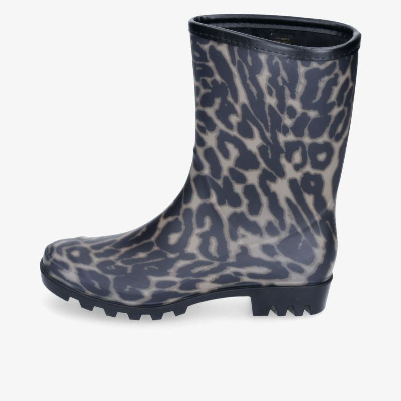 Gemusterter Regenstiefel mit robustem Profil, komfortabler Passform und modernem Animal-Print in seitlicher Ansicht