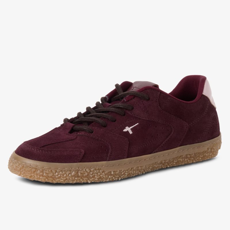 Sportlicher Komfortschuh in dunklem Rot mit flexibler rutschfester Sohle und modernem Design