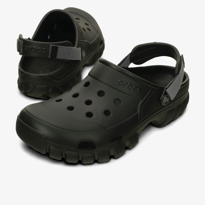 Schwarzer leichter Komfortschuh mit atmungsaktiven Belüftungslöchern und verstellbarem Fersenriemen