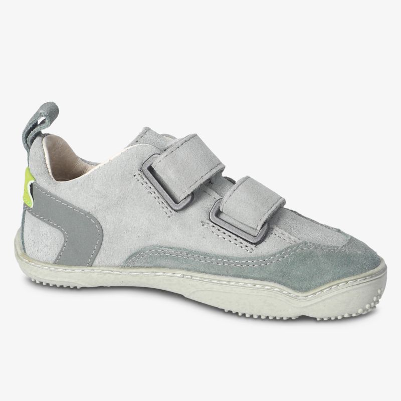 Moderner Schuh mit Klettverschluss und rutschfester Sohle. Komfortabel und langlebig.