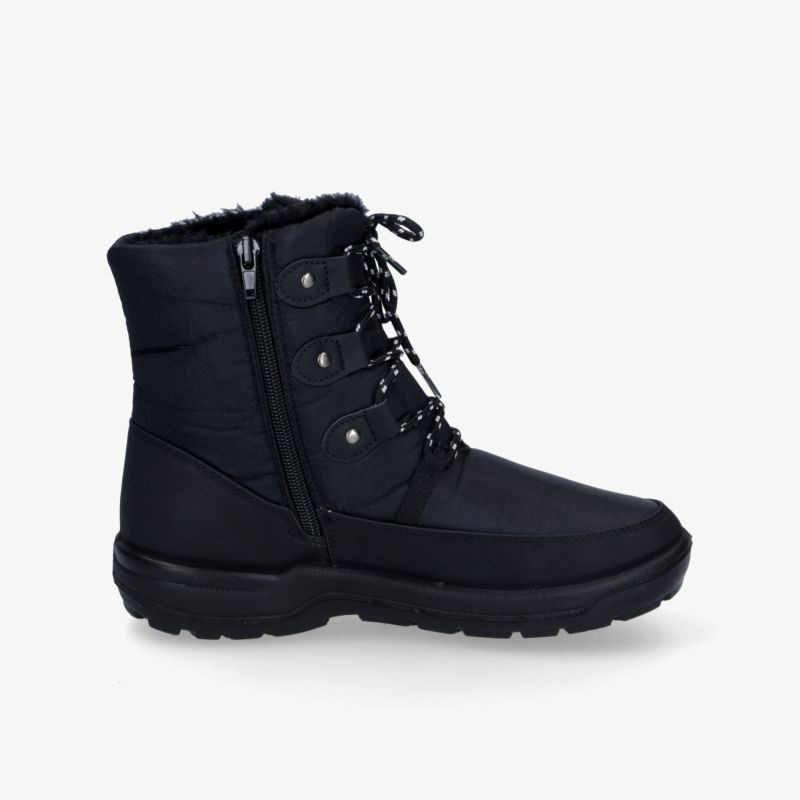 Schwarzer Winterstiefel mit warmem Innenfutter, robustem Reißverschluss und rutschfester Profilsohle, seitliche Ansicht