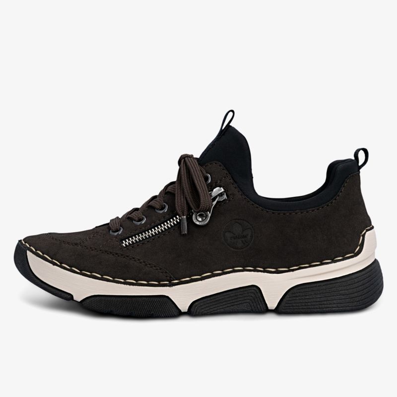Bequemer Sneaker mit seitlichem Reißverschluss und robuster Sohle für sportlichen und modischen Look