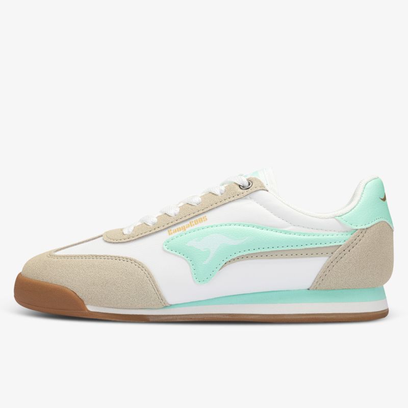 Leichter Sneaker mit seitlichem farbigem Detail und bequemer Passform für sportlichen, modernen Look