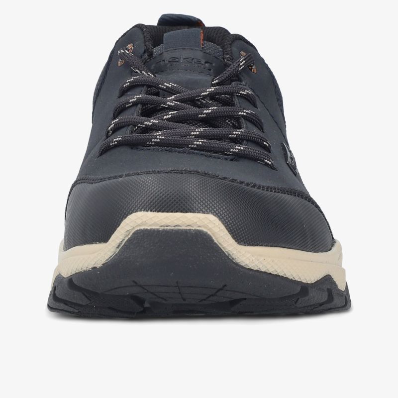 robuster sportlicher Schuh in Frontansicht mit rutschfester Sohle und komfortablem Design