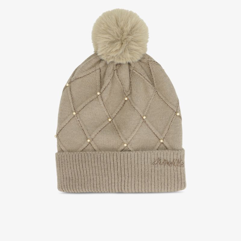 Beige Strickmütze mit weichem Bommel und dekorativen Perlen, stilvoll und angenehm warm