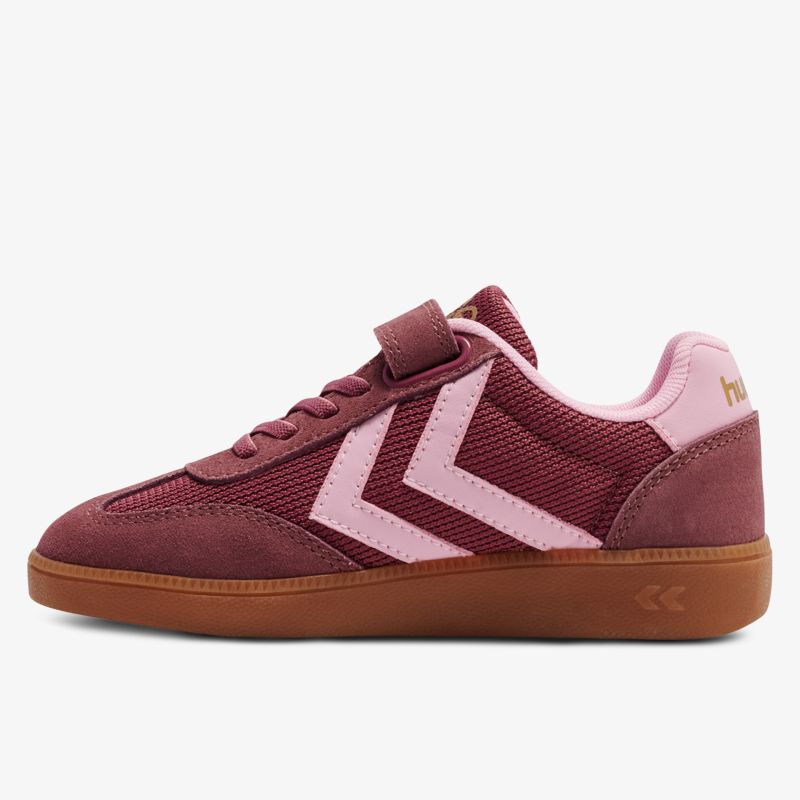 Moderner Sneaker mit Velcro-Verschluss und rutschfester Sohle, ideal für sportliche Aktivitäten