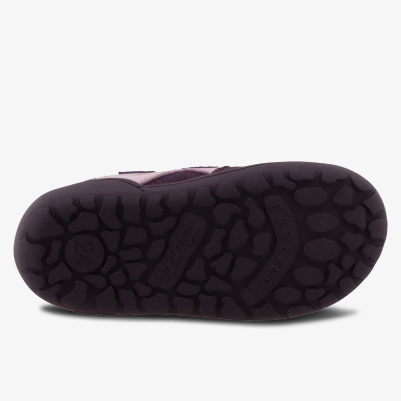 Robuste rutschfeste Sohlenstruktur für optimalen Halt und hohe Strapazierfähigkeit bei jedem Schritt