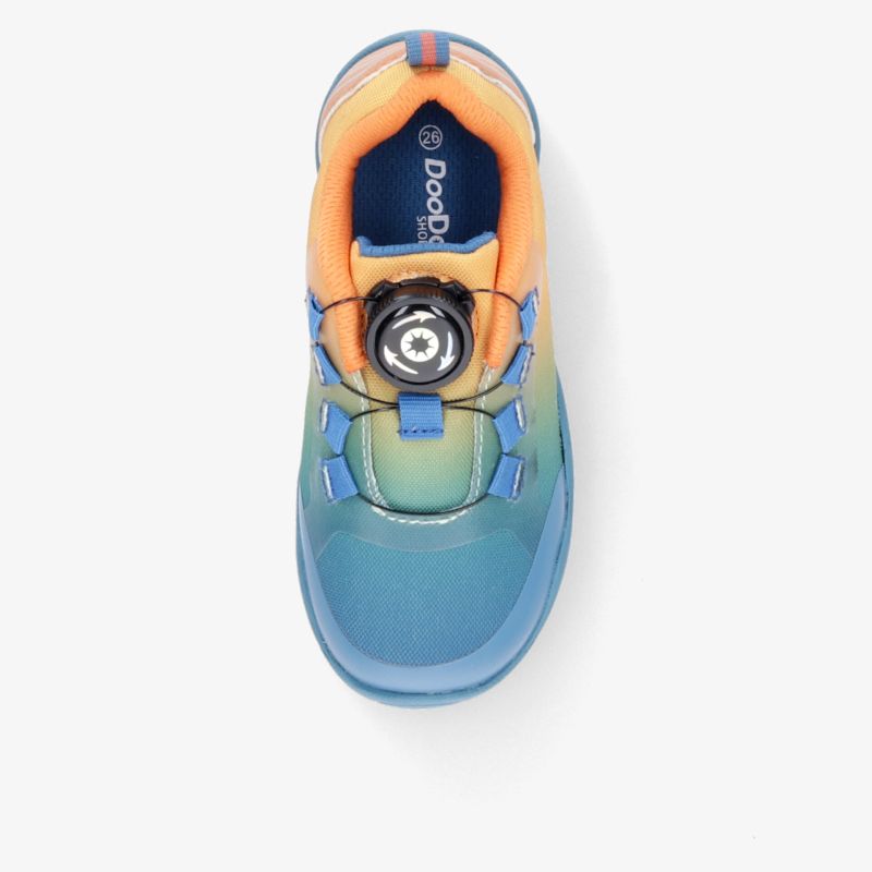 Farbenfroher, komfortabler Sportschuh mit innovativem Schnellverschluss für optimalen Halt und Leichtigkeit.