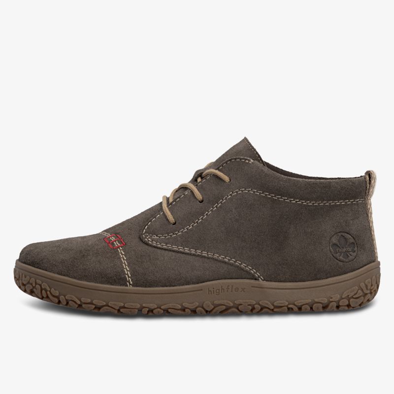 Seitlich sichtbarer brauner Halbschuh aus weichem Leder mit flexibler Sohle und lockerer Schnürung