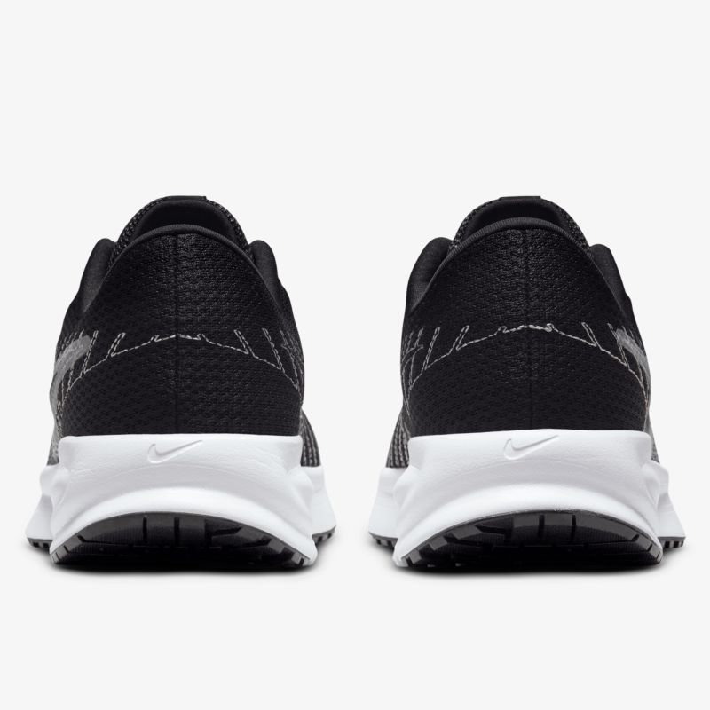 Schwarze und weiße Turnschuhe mit modernem Design und komfortabler Passform, Rückansicht