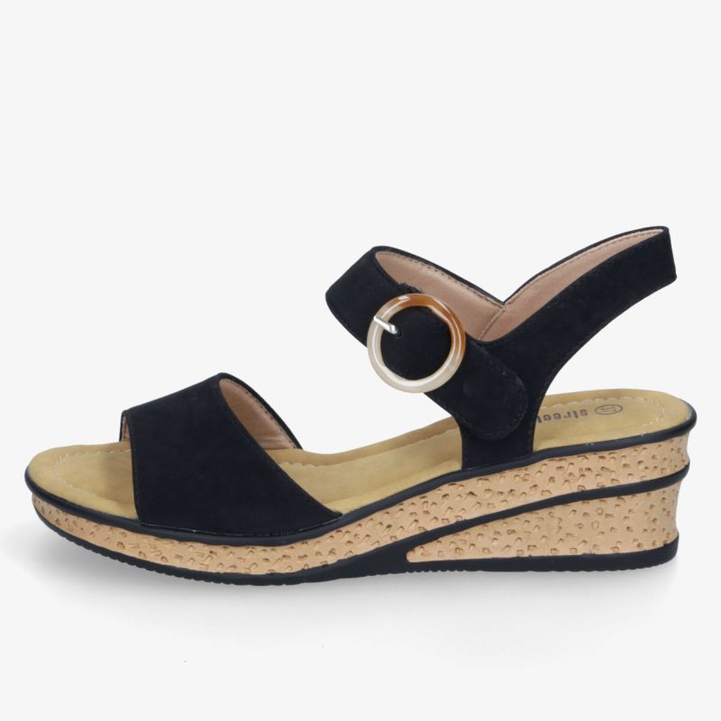 Bequeme schwarze Sandalette mit Wedge-Absatz, weichem Fersenband und elegantem Metallring für sicheren Halt und Komfort