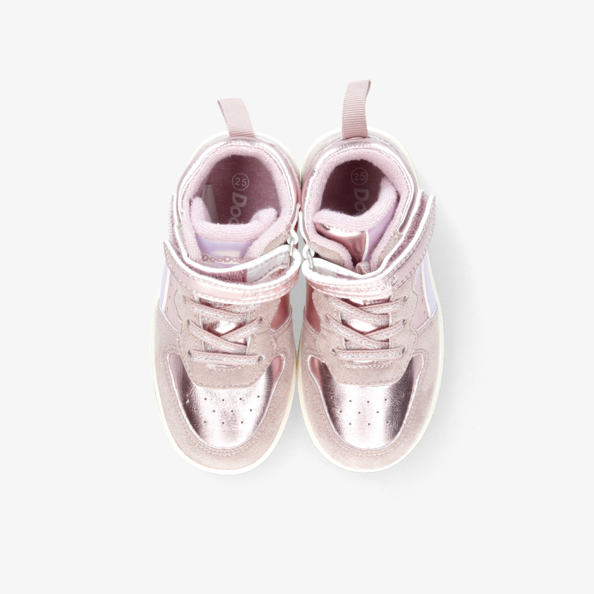 Rosa glänzende Sneakers mit Klettverschluss, modisches Design und bequemer Tragekomfort von oben.