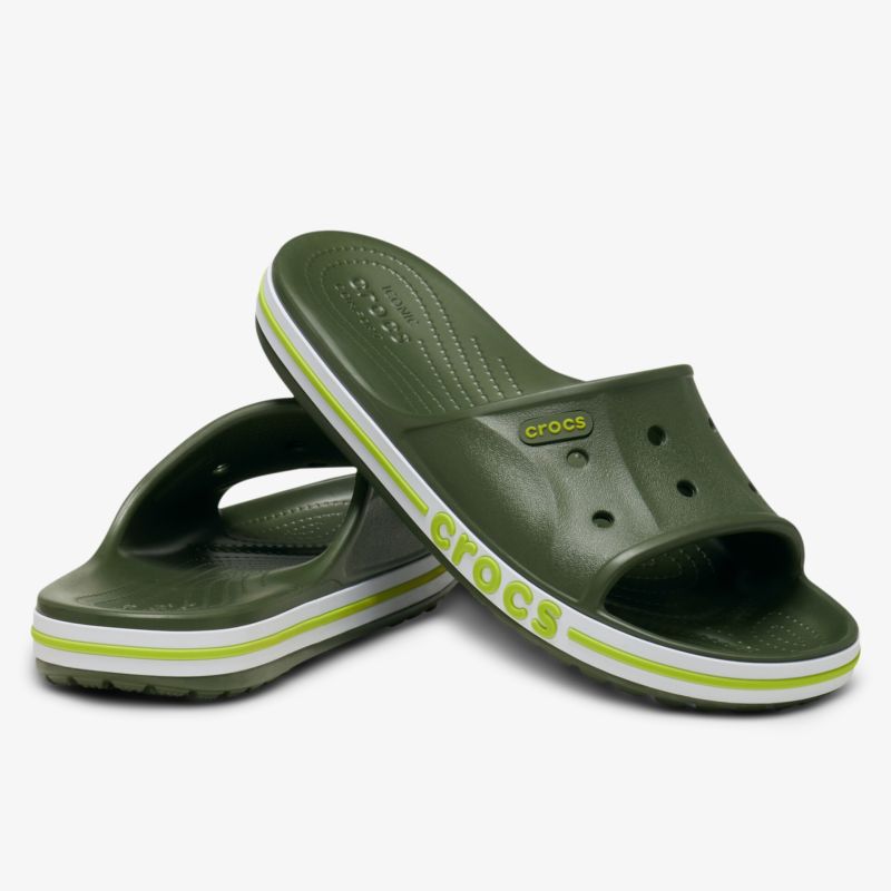 Grüne Clogs mit rutschfester Sohle und komfortablem Design für Alltag und Freizeit.