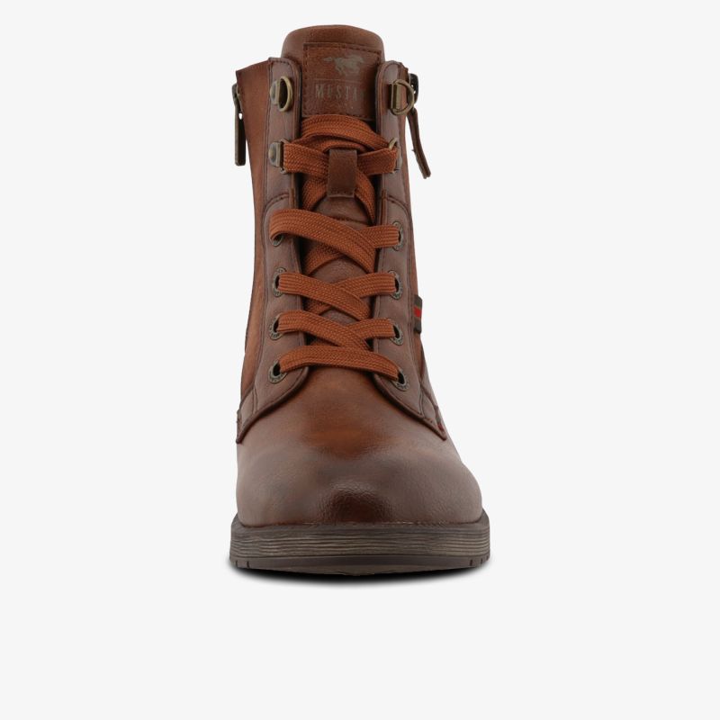 Robuster brauner Stiefel aus hochwertigem Leder mit Schnürung und praktischem Reißverschluss vorne