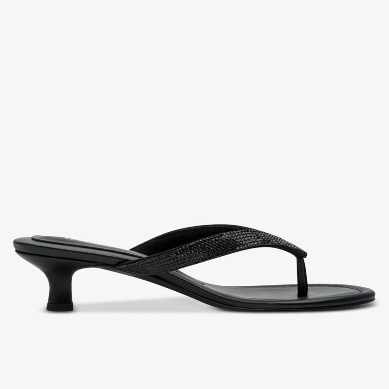 Elegante schwarze Zehensteg-Sandale mit Midi-Absatz, schlicht und bequem für stilvolle Auftritte