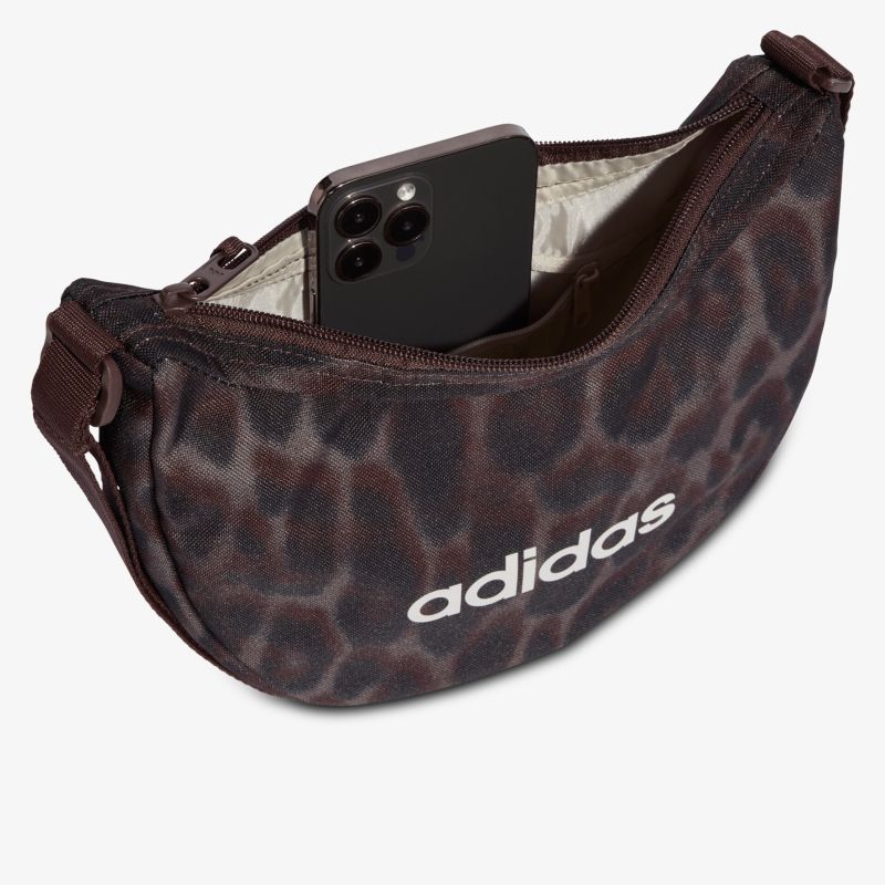 Modische adidas Bauchtasche mit leopard Muster, praktische Reißverschlussöffnung und robustes Material