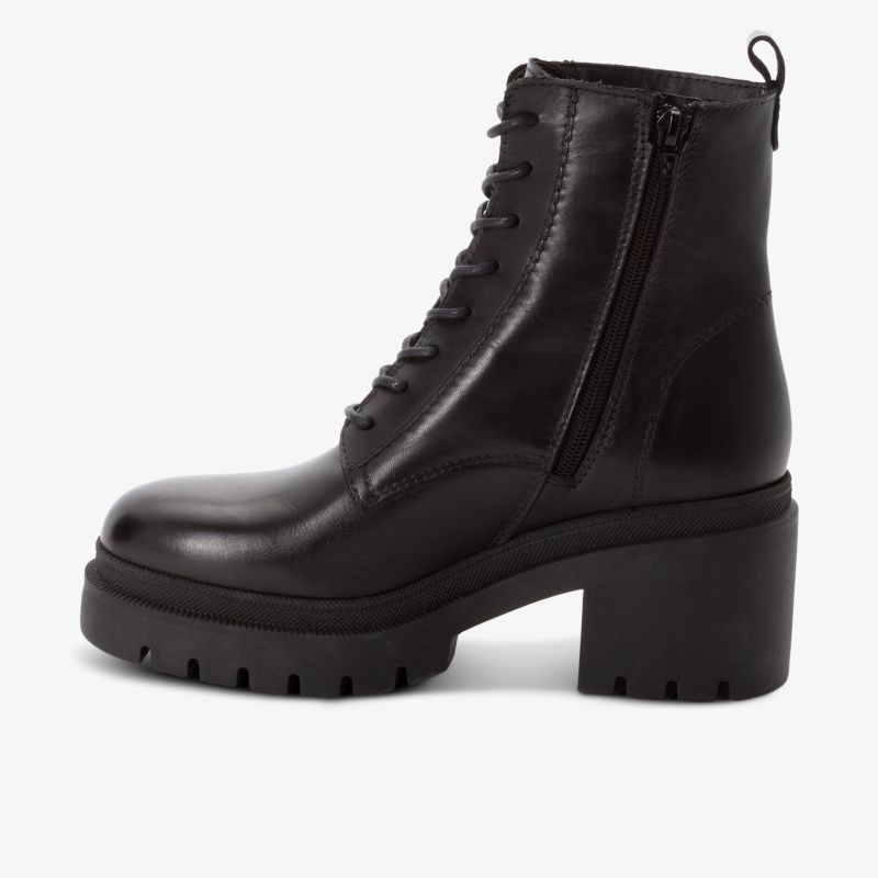 Schwarzer Stiefel mit hohem Blockabsatz, robuster Profilsohle, seitlichem Reißverschluss und modischer Schnürung