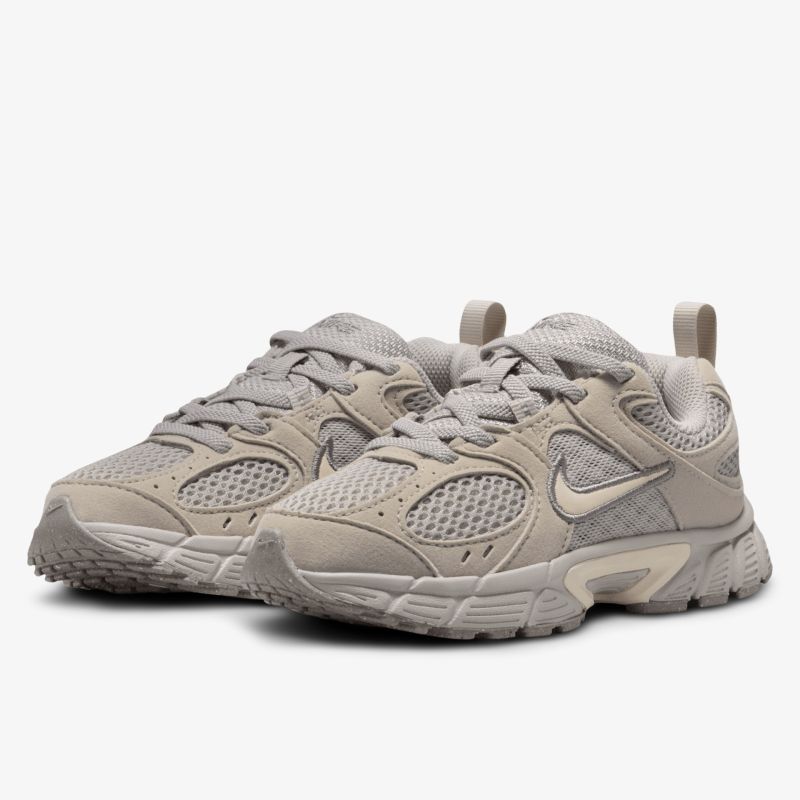 Bequeme, sportliche Sneaker mit atmungsaktivem Design und robustem Profil