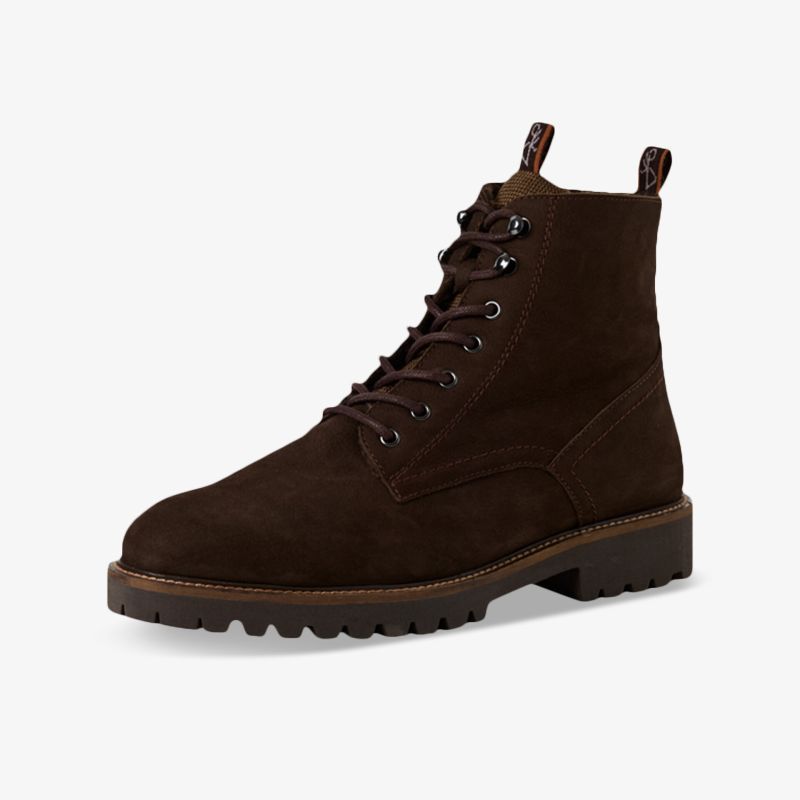Brauner halbhoher Wildlederstiefel mit Schnürung und profilierter Gummisohle für robusten und komfortablen Tragekomfort