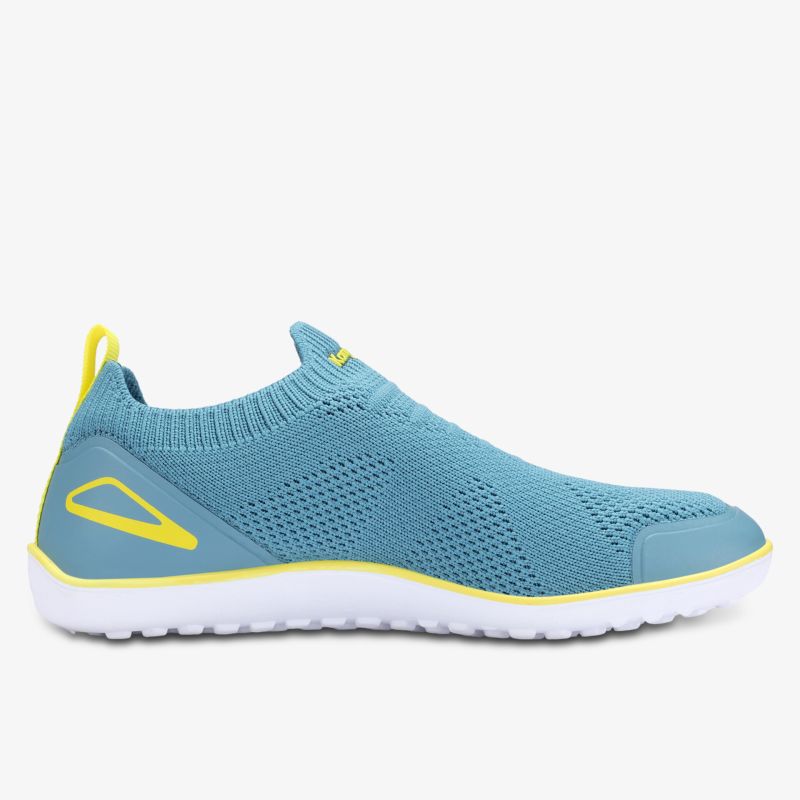 Leichter Sneaker mit atmungsaktivem Obermaterial und flexibler, rutschfester Laufsohle für hohen Komfort
