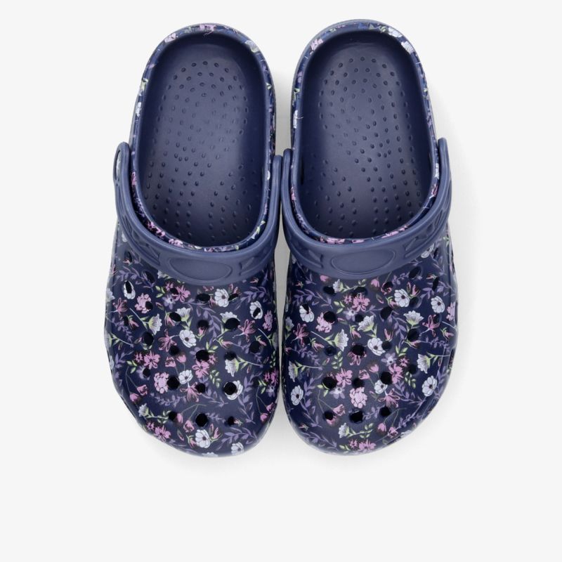 Bequeme Clogs mit floralem Muster und rutschfester Sohle, ideal für den Alltag.
