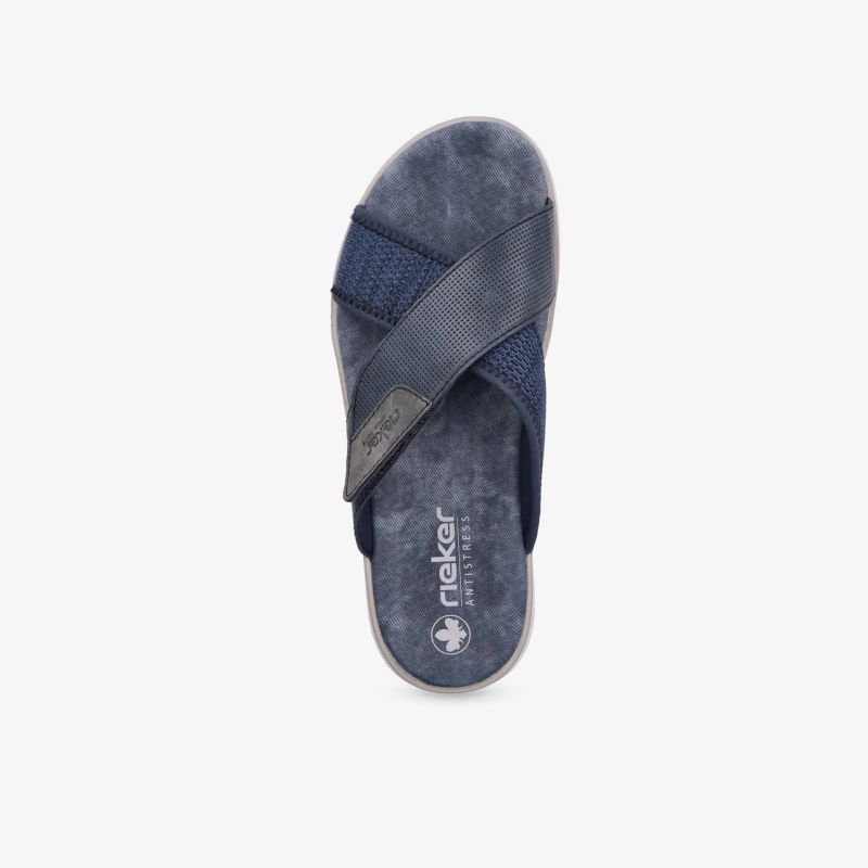 Bequeme blaue Pantolette mit weichem Fußbett und rutschfester Sohle in Draufsicht.