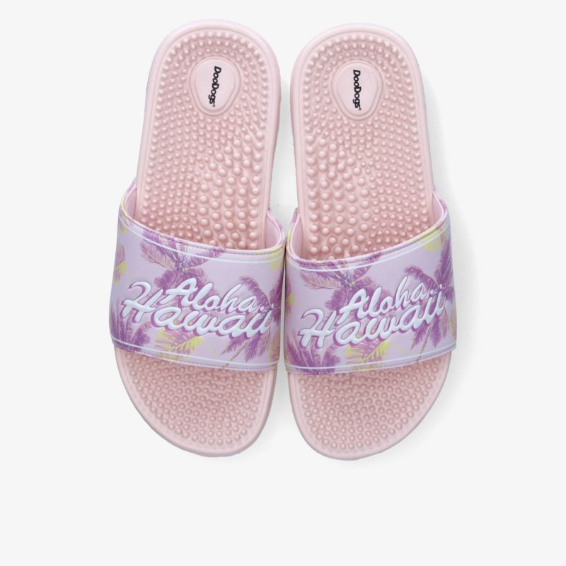 Bequeme rosa Badelatschen mit gepolsterter Sohle und rutschfester Struktur, ideal für Dusche und Schwimmbad