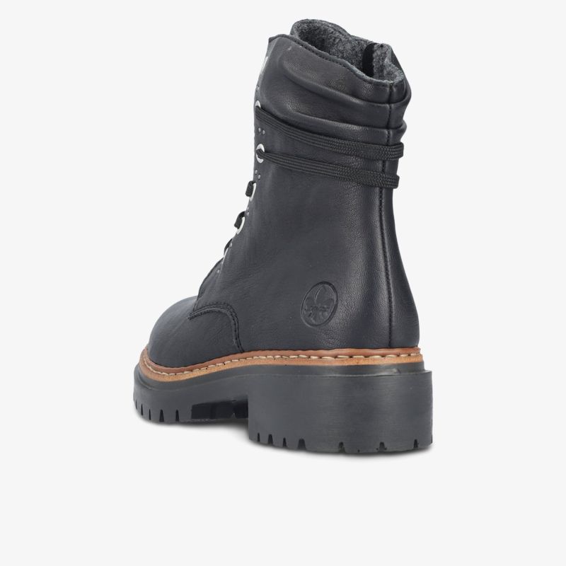 Robuster schwarzer Schnürstiefel mit gepolstertem Schaft und profilierter Gummisohle, klare Rückansicht