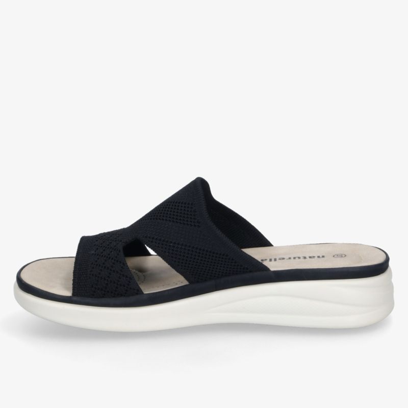Bequeme und stilvolle Sandale mit rutschfester Sohle und atmungsaktivem Design in klassischem Schwarz.