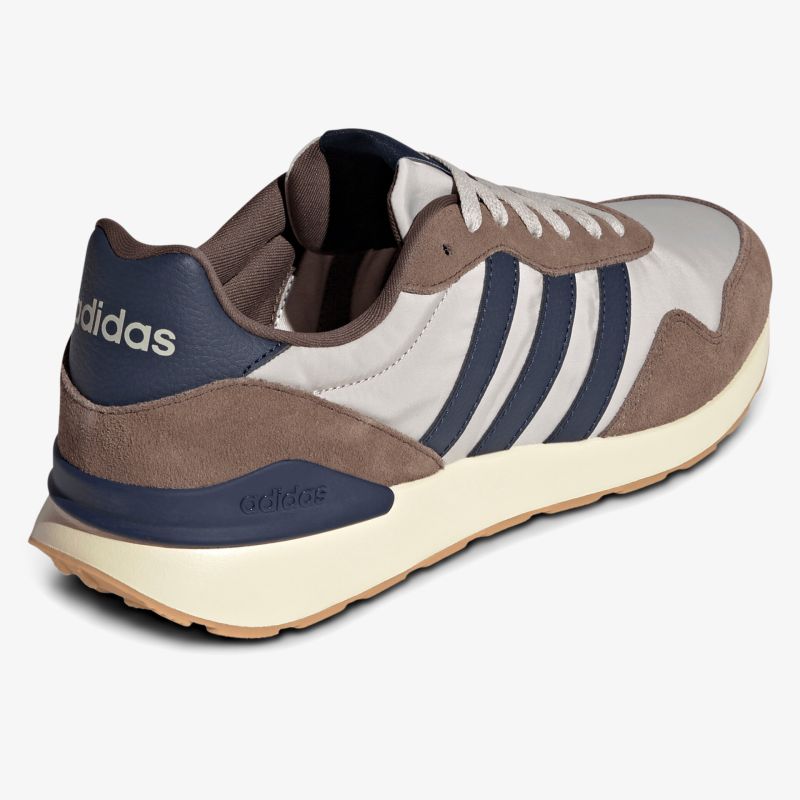 Adidas Sneaker sportlich und stylisch mit bequemer Passform und langlebiger Außensohle seitliche Ansicht