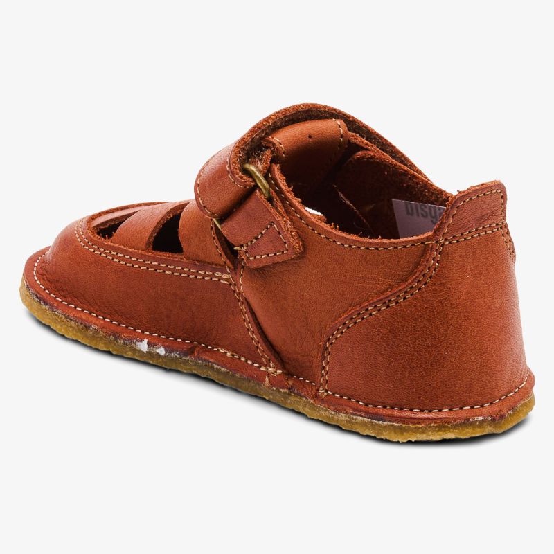 Bequeme Leder-Sandale mit verstellbarem Riemen und rutschfester Sohle.