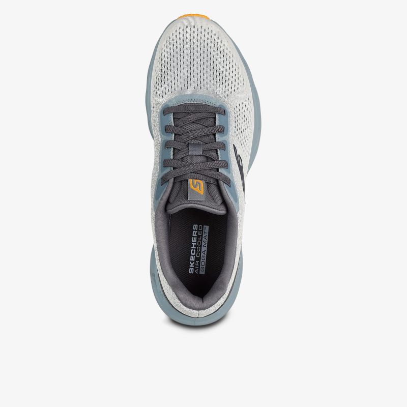 Sportliche Schuhe mit atmungsaktivem Design und bequemer Passform, ideal für aktiven Gebrauch.