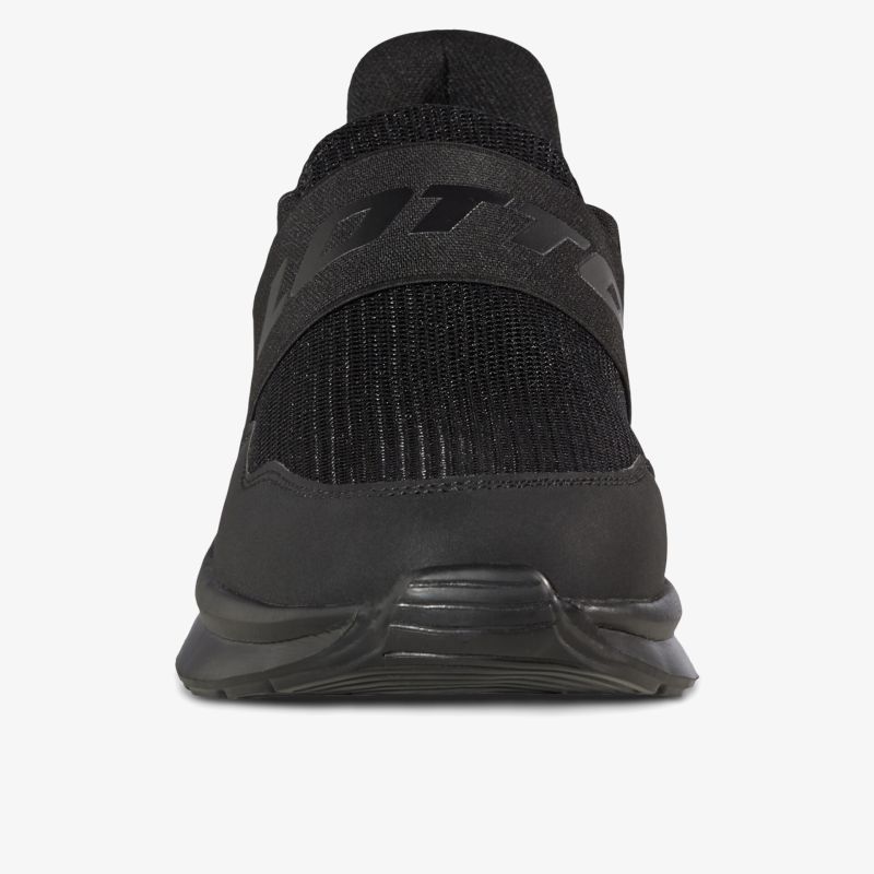 Schwarzer Sneaker aus atmungsaktivem Obermaterial mit rutschfester Sohle für sportlichen Komfort