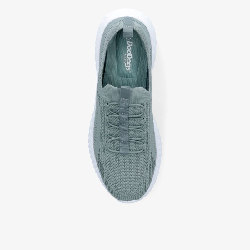 Leichter, atmungsaktiver Sneaker in modernem Design mit elastischen Schnürsenkeln für optimalen Komfort.