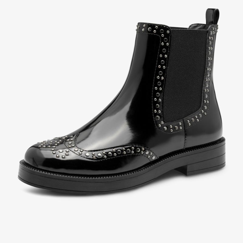 Eleganter Chelsea Boot aus schwarzem Lackleder mit dekorativen Nieten und rutschfester Sohle