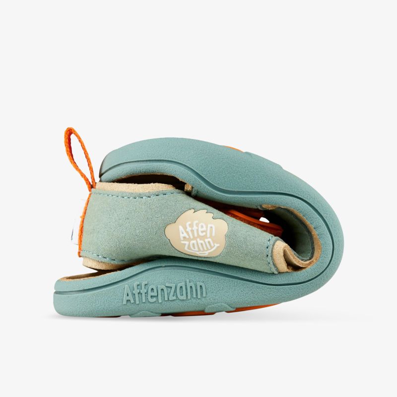 Flexibler und komfortabler Kinderschuh mit modernem Design und rutschfester Sohle für optimalen Tragekomfort.