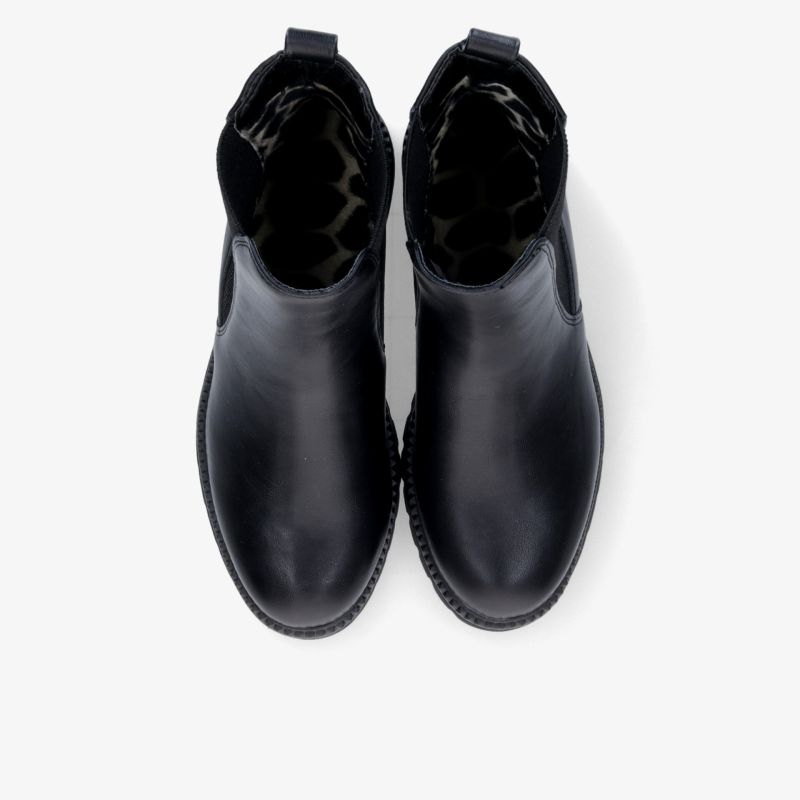 Robuste schwarze Stiefel aus hochwertigem Leder mit bequemer Passform in eleganter Draufsicht