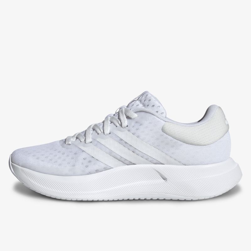 Leichter weißer Sneaker mit atmungsaktivem Obermaterial und komfortabler Passform, seitliche Ansicht